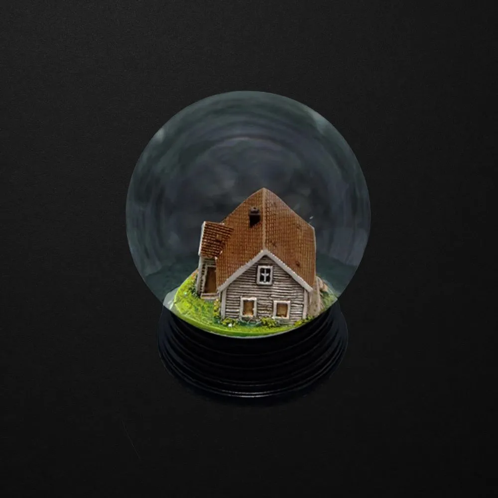 MMLP2 House Snow Globe