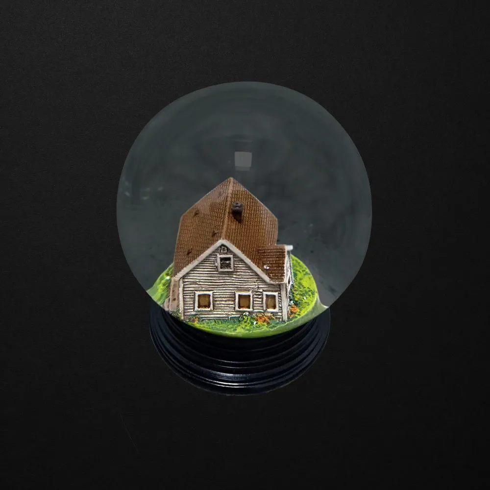 MMLP2 House Snow Globe